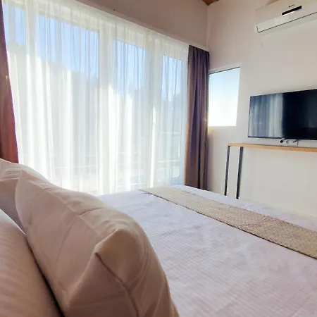 Waterside Hotell
