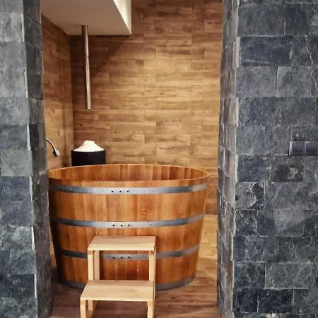 Waterside Hotell 3*