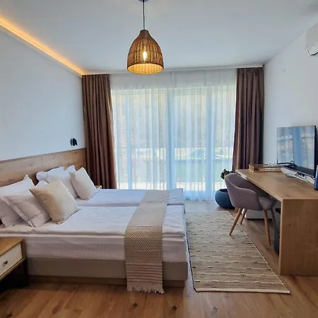 Waterside Hotell