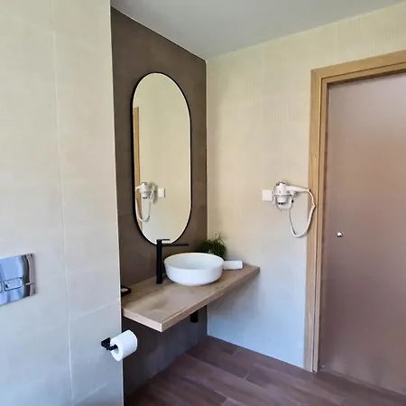 Waterside Otel 3*