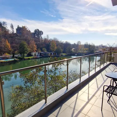 Waterside Hotell 3*