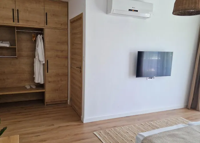 Waterside אוגניאנובו