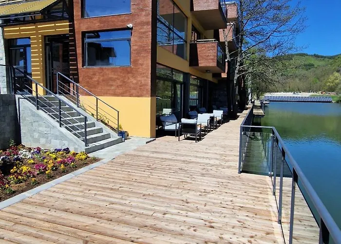 Waterside אוגניאנובו