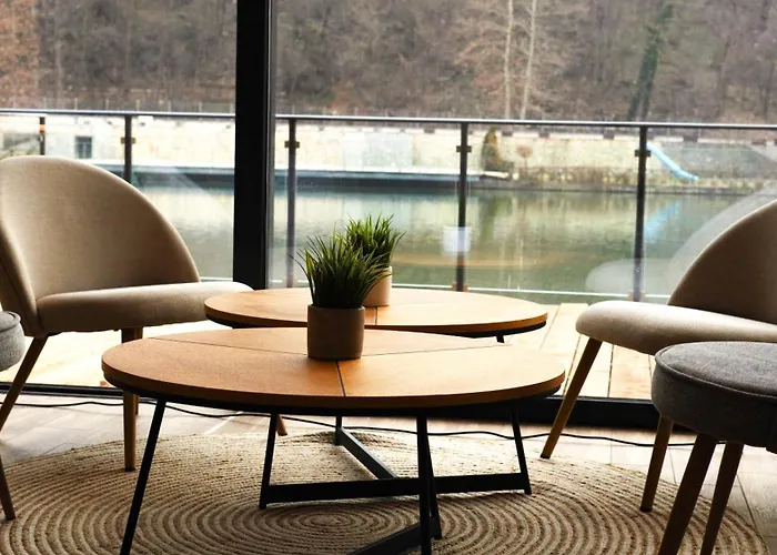 מלון Waterside אוגניאנובו