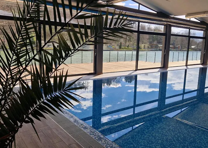 Waterside אוגניאנובו