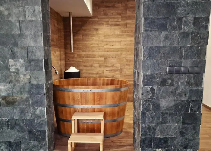 Waterside מלון 3*