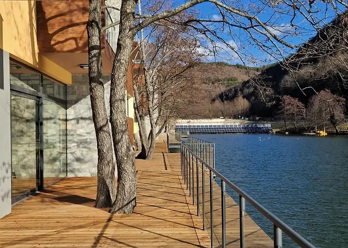 מלון Waterside אוגניאנובו