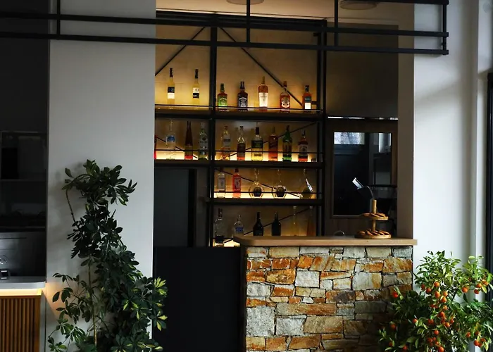 מלון Waterside 3*